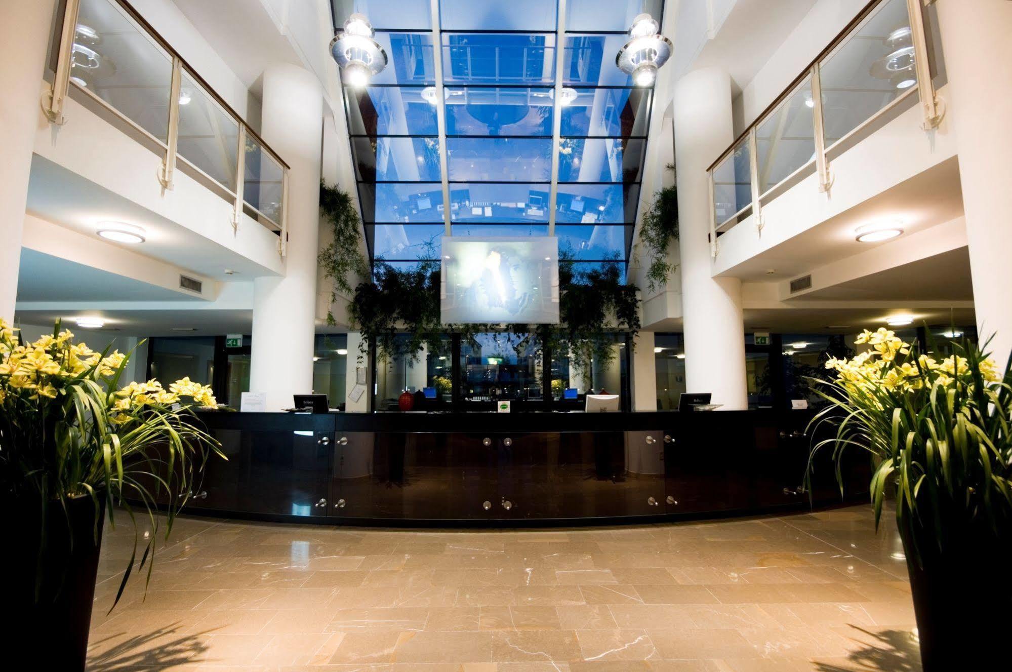 แอร์พอร์ตโฮเต็ล เวโรนา คองเกรส แอนด์ รีแล็กซ์ Hotel ดอสโซบัวโน ภายนอก รูปภาพ